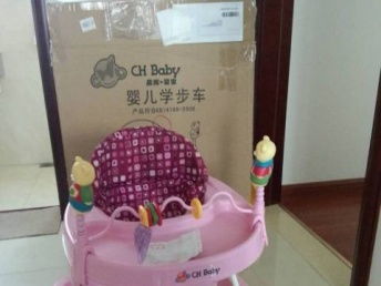 图转婴儿学步车 上海母婴市场的新宠，儿童用品安全选购指南